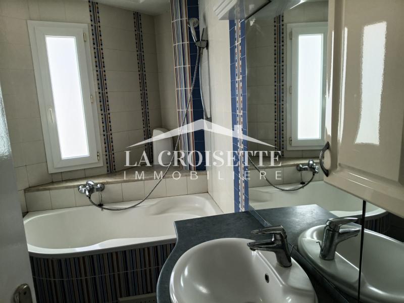 Villa S+6 avec piscine à La Marsa